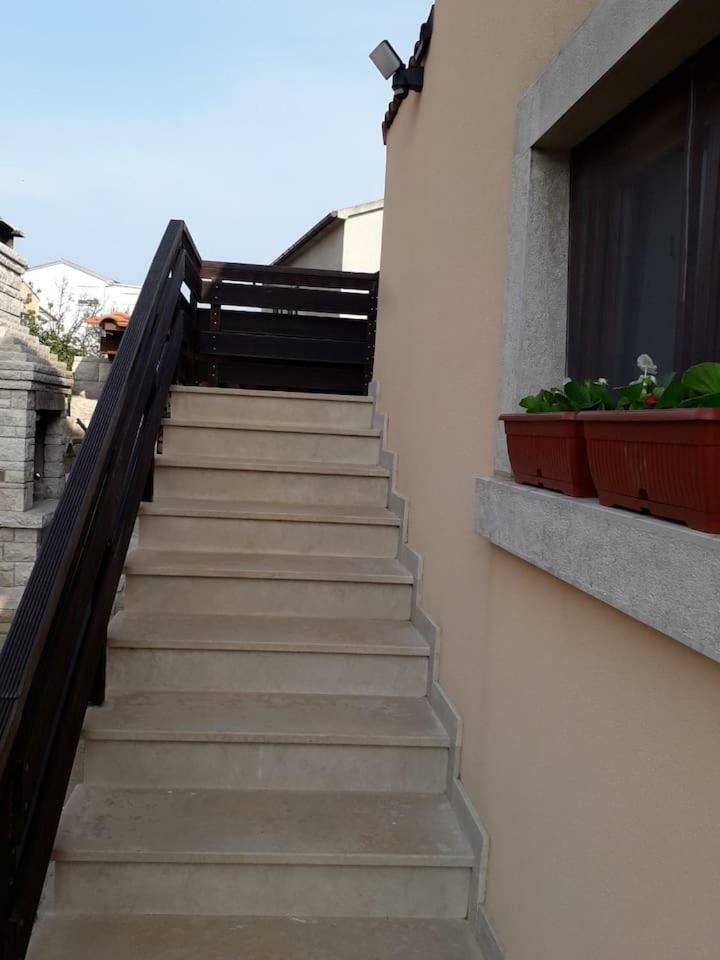 Apartman Ulika メドゥリン エクステリア 写真